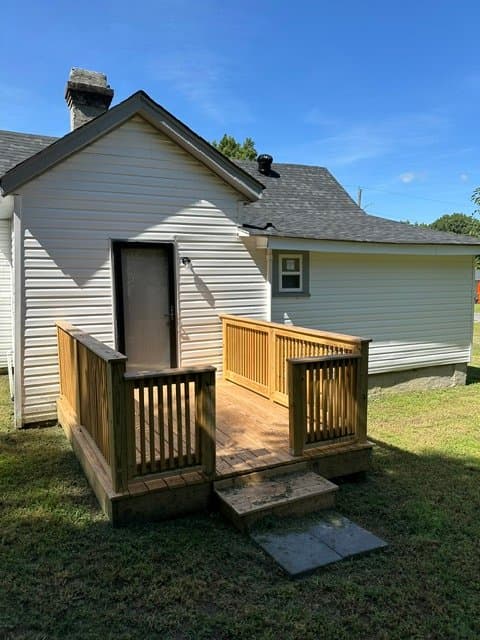Rock Hill House: 413 Frank St
