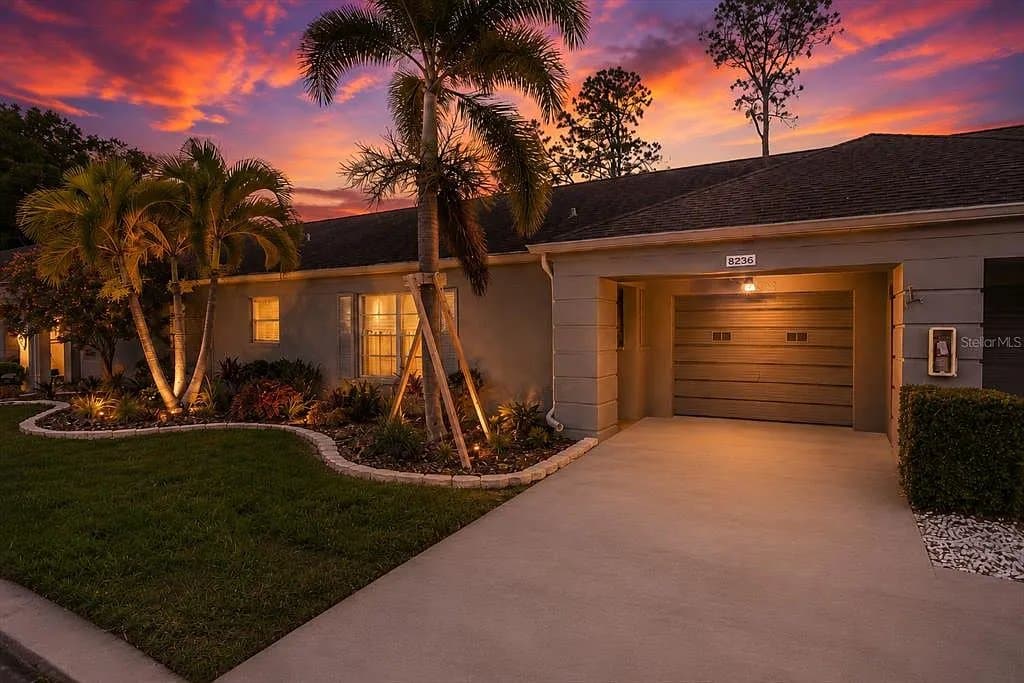 Seminole Condo: 8236 Brentwood Rd