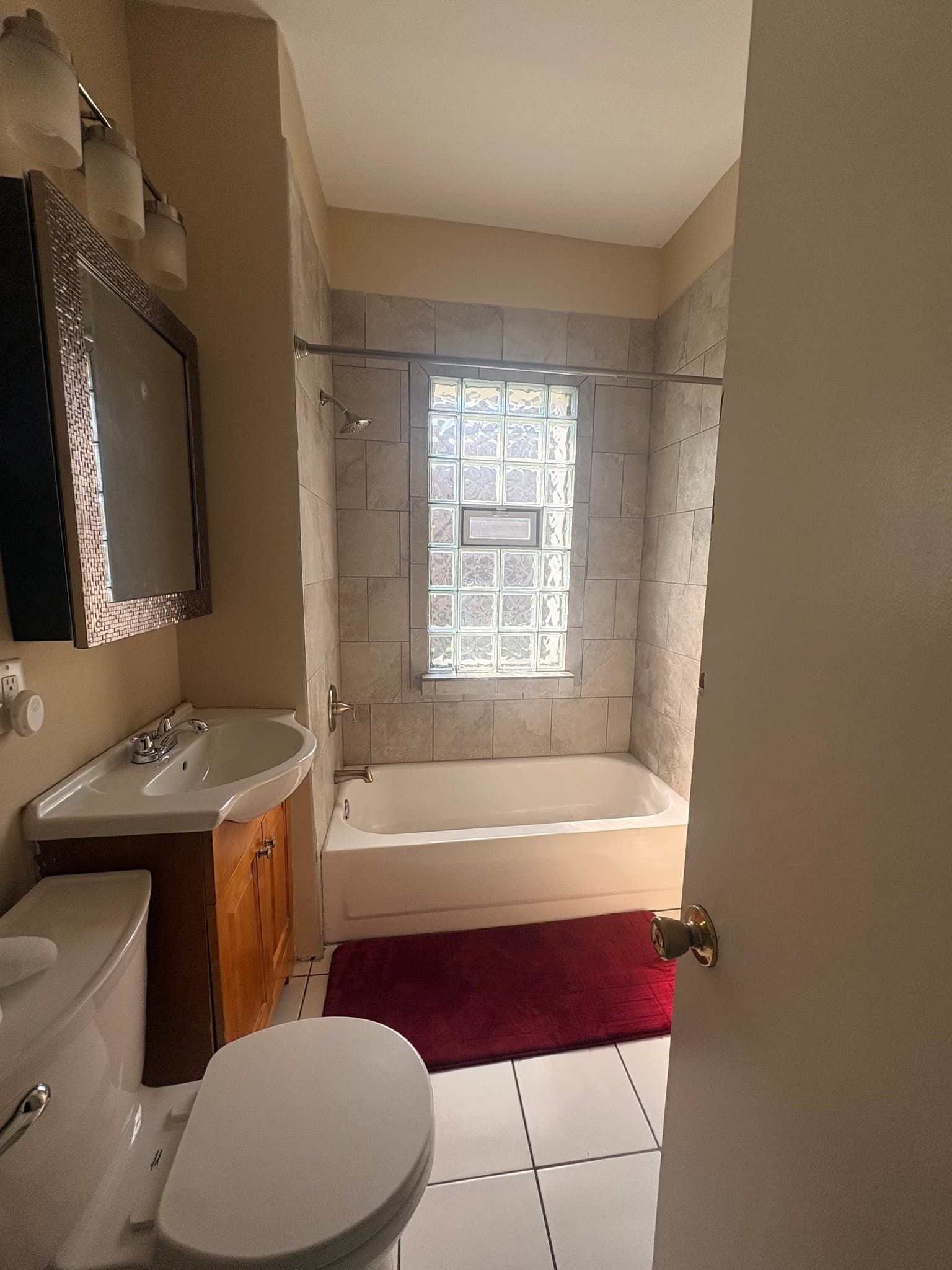 Chicago Apartment: 1449 E 71st Pl