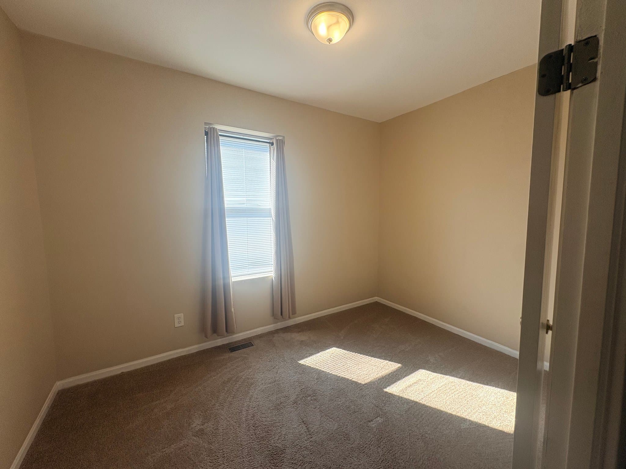 Chicago Apartment: 1449 E 71st Pl