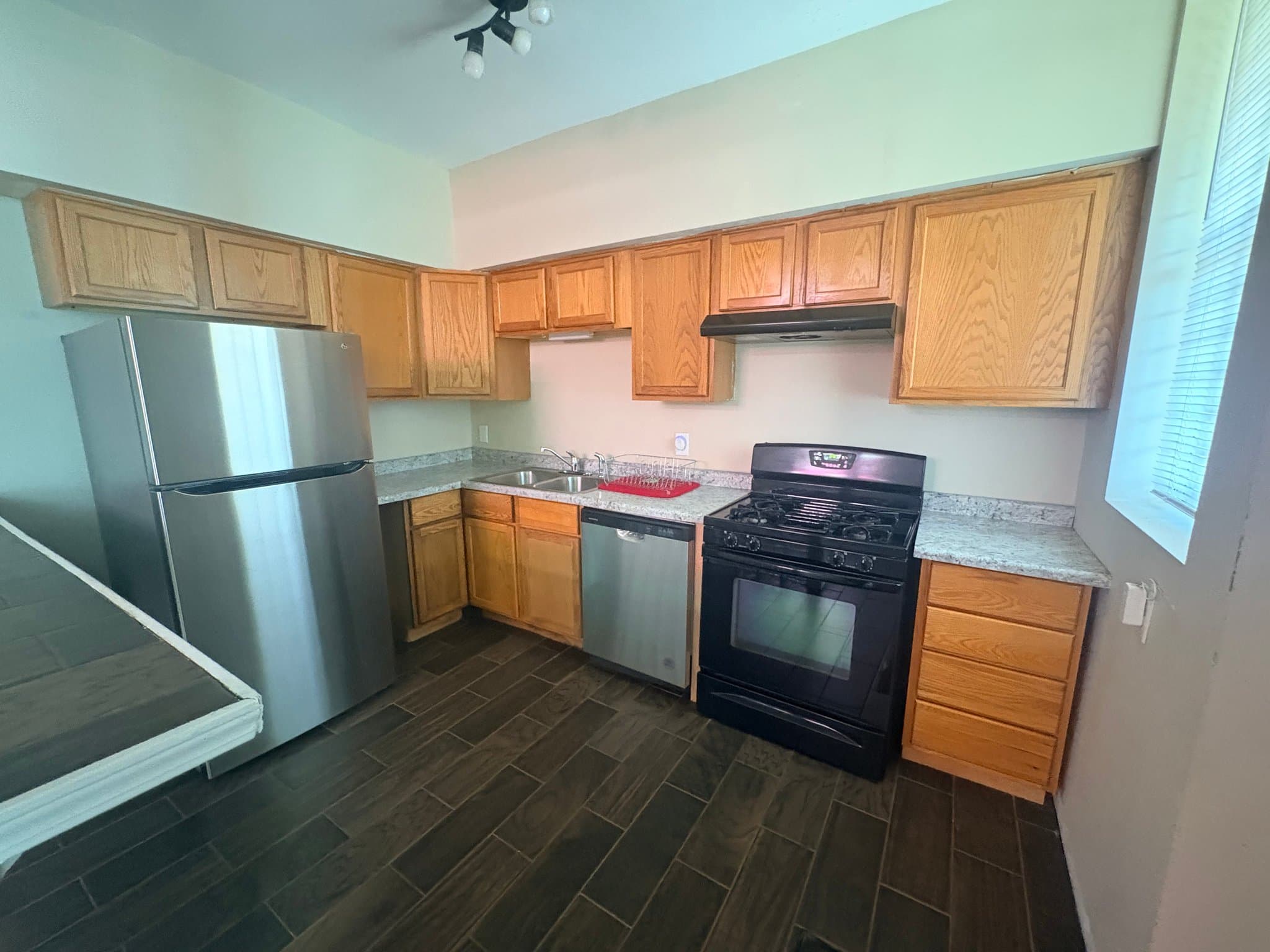 Chicago Apartment: 1449 E 71st Pl