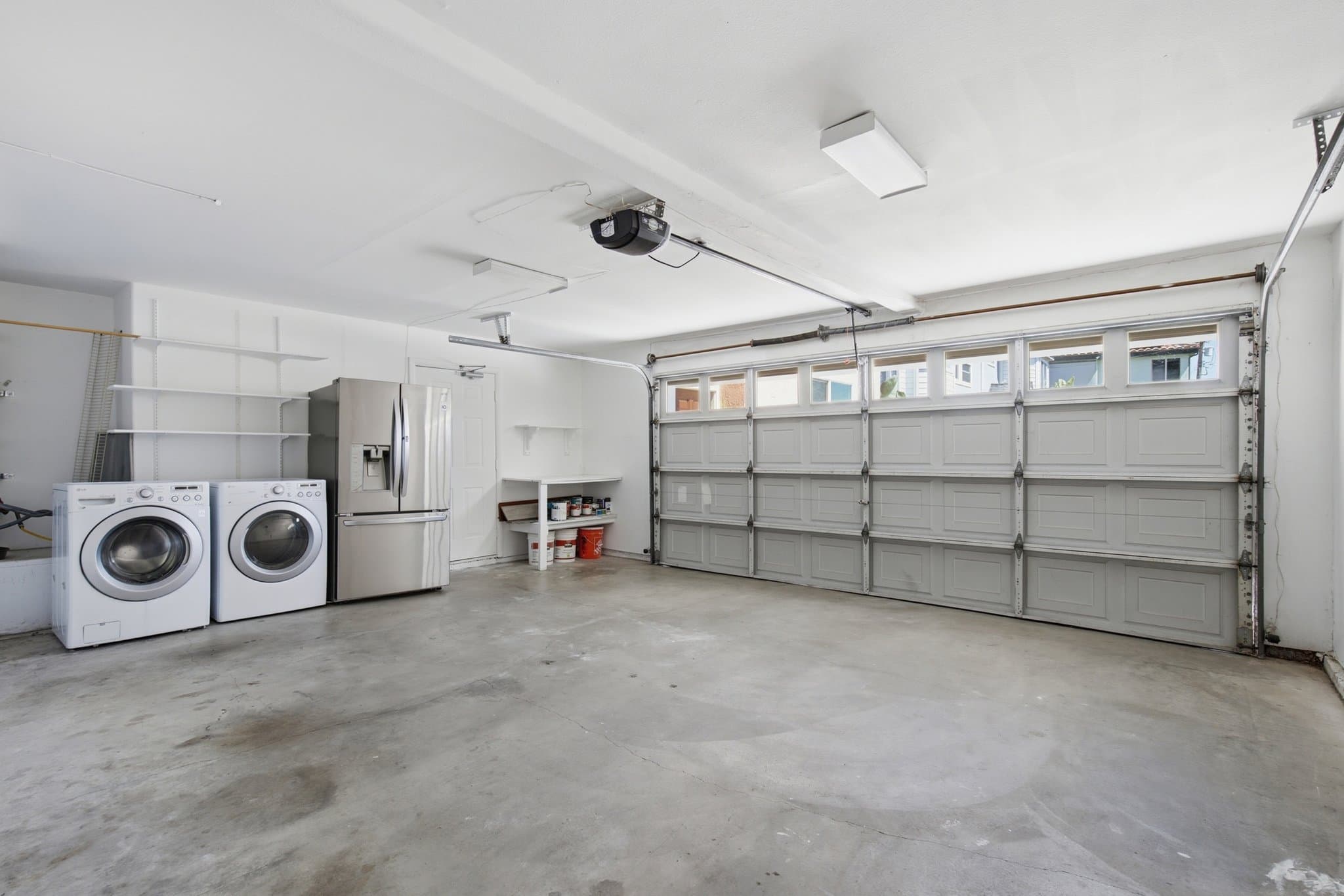 Tarzana House: 19250 Oxnard St