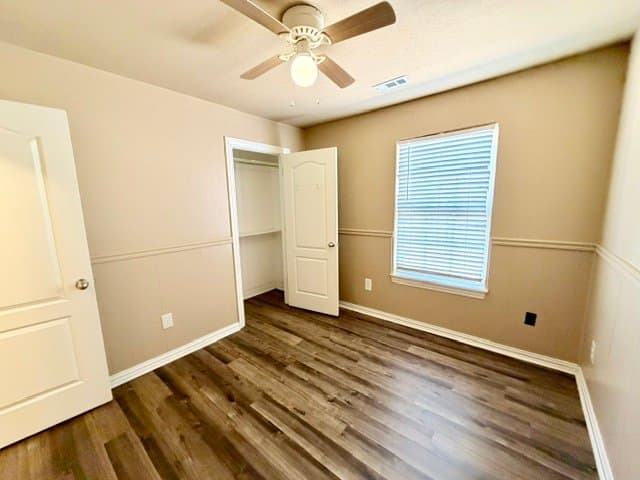 Bentonville House: 5300 SW Regent Rd