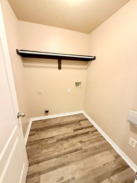 Bentonville House: 5300 SW Regent Rd