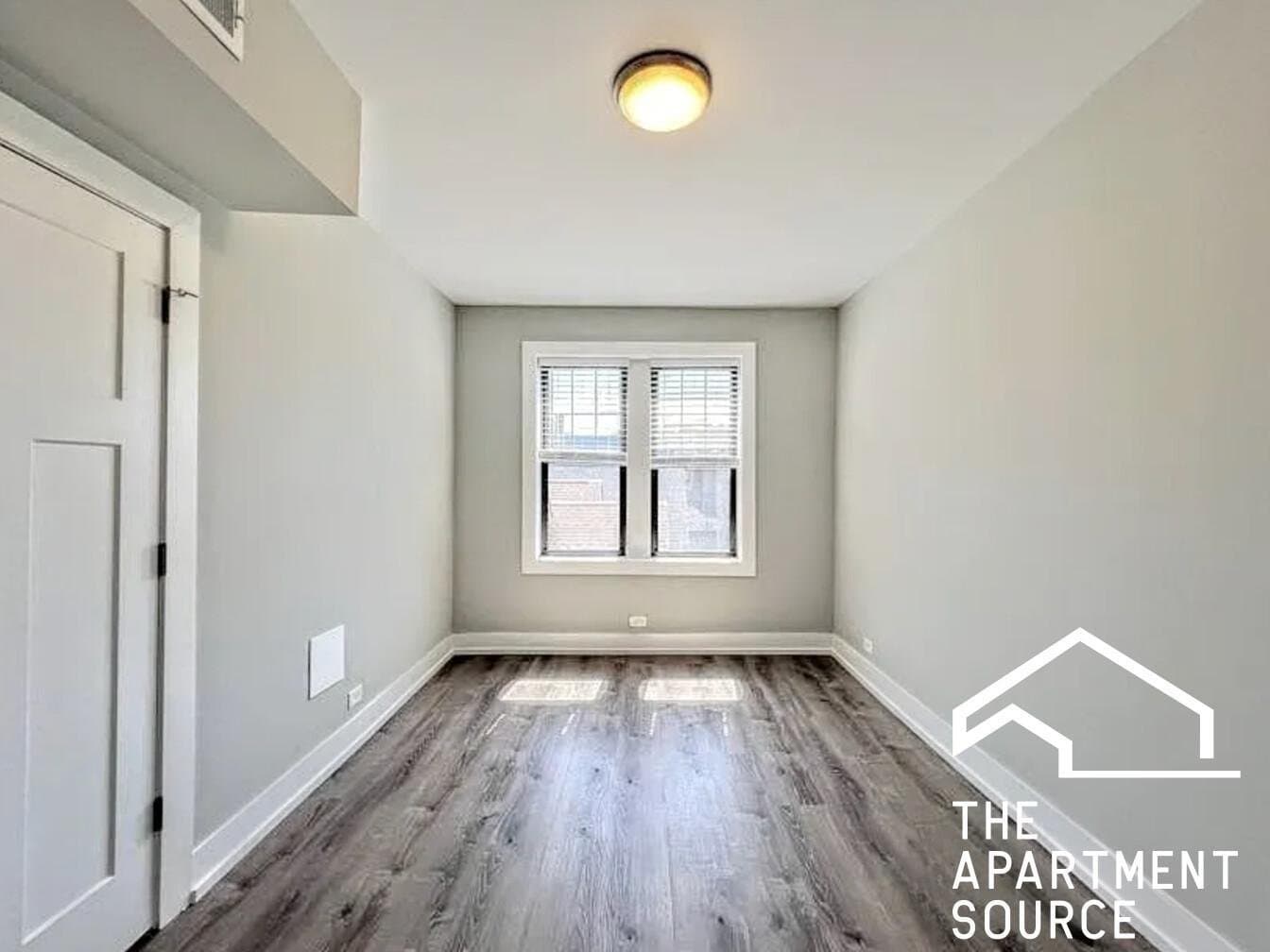 Chicago Apartment: 1128 Maple Avenue