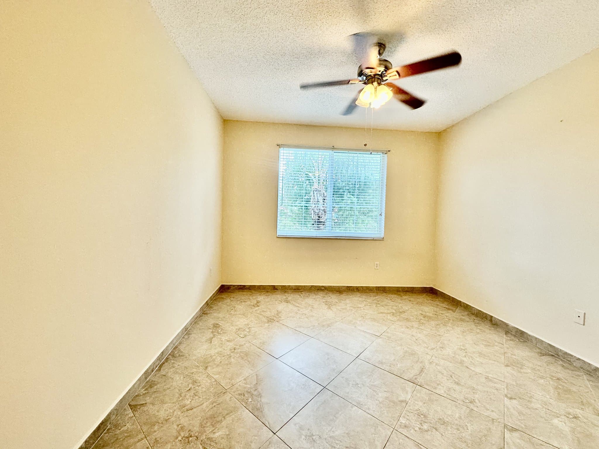 NAPLES Condo: 1230 RESERVE WAY