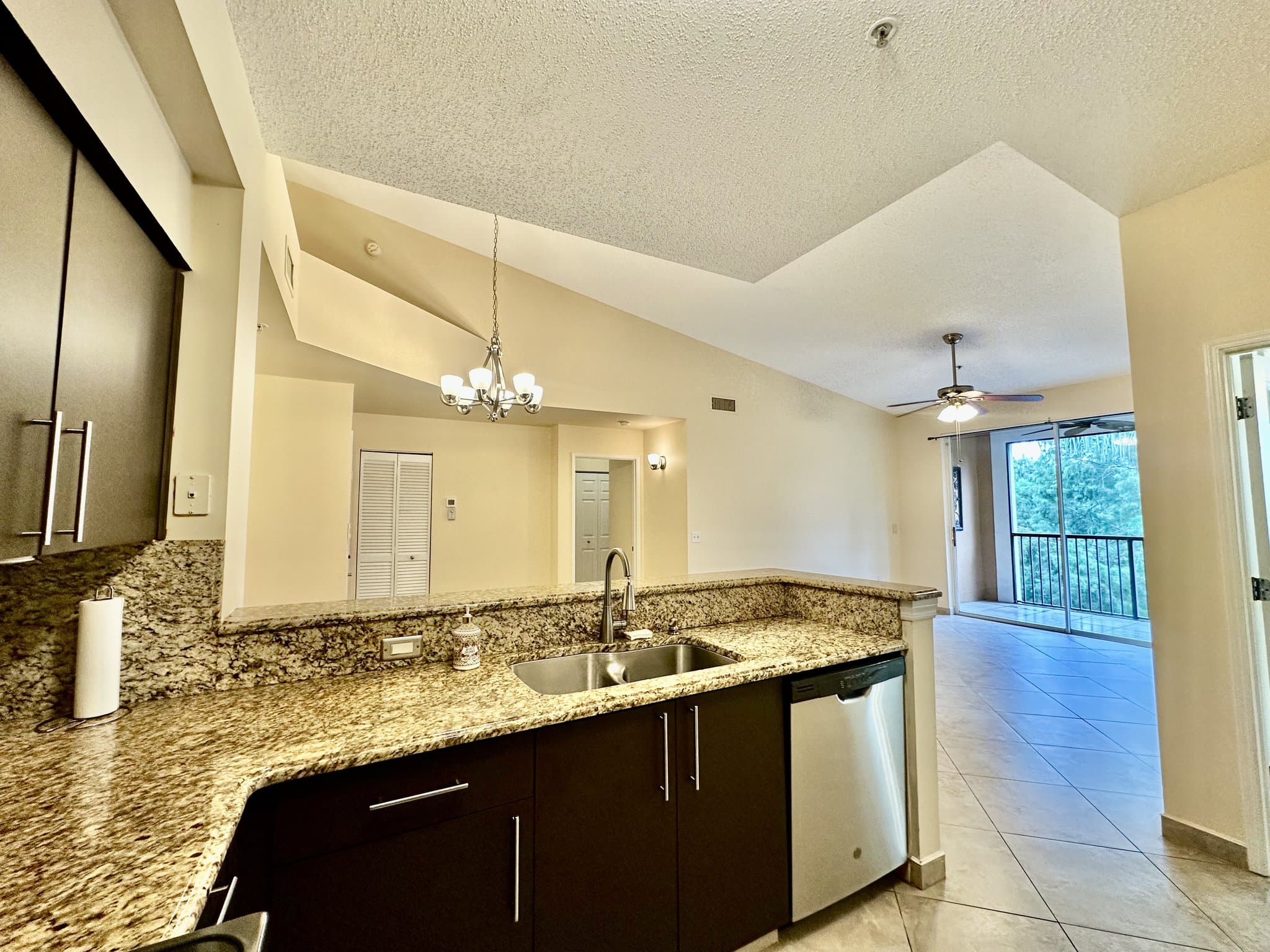NAPLES Condo: 1230 RESERVE WAY