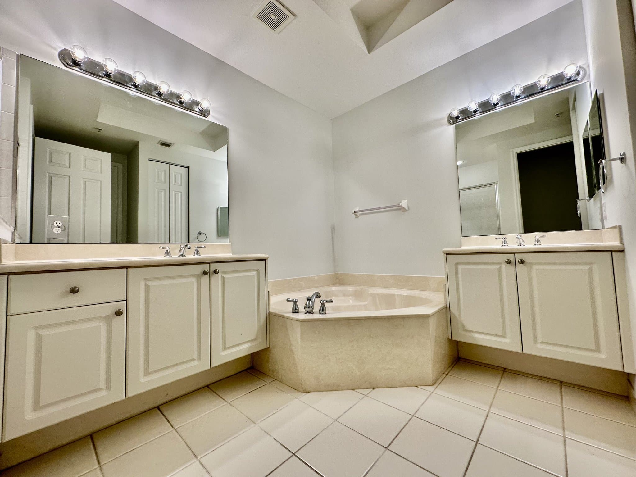 naples Condo: 1425 MARIPOSA CIR