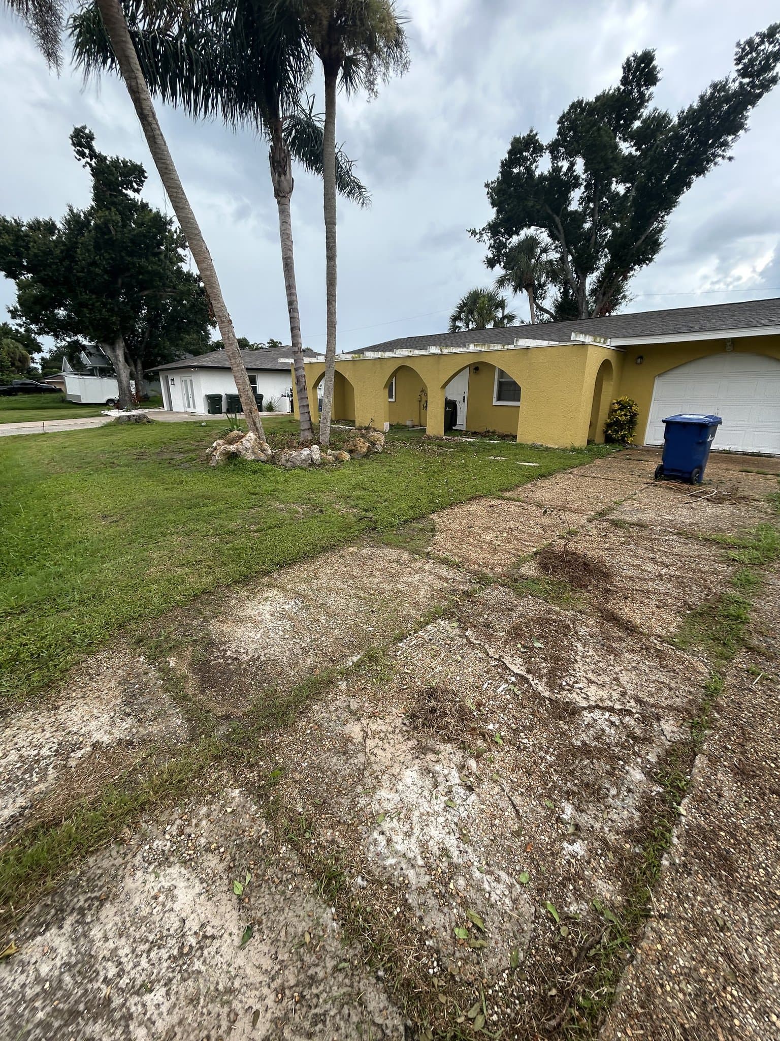 Venice House: 3150 Galiot Rd