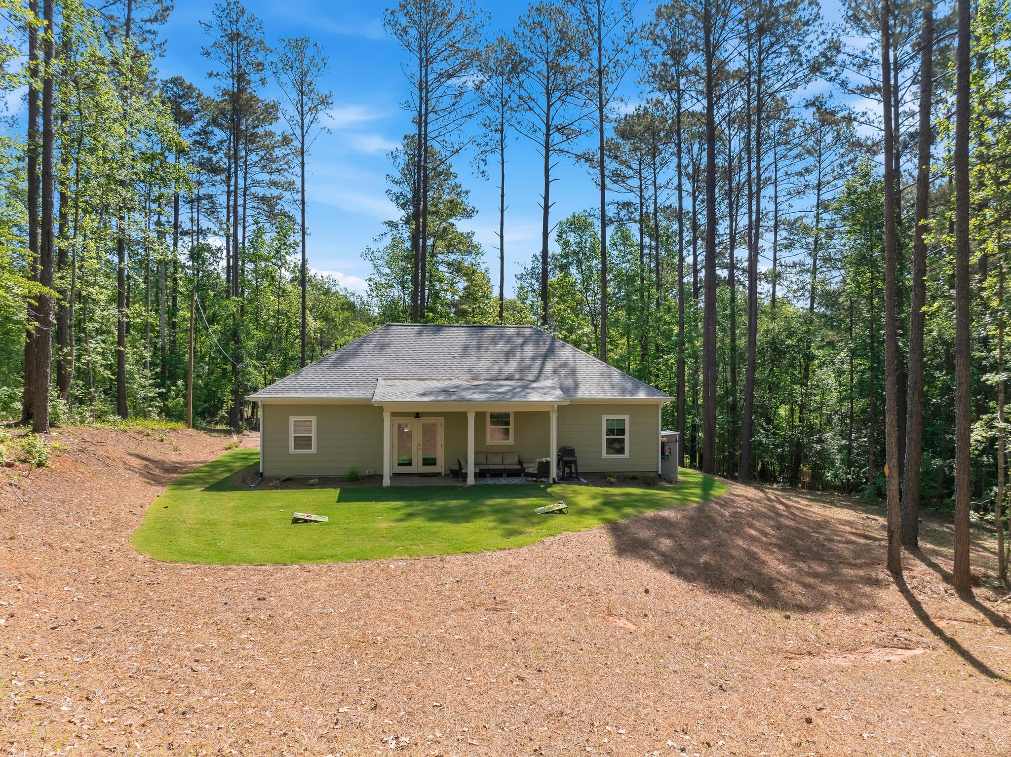 Eatonton House: 183 Crooked Creek Bay Rd