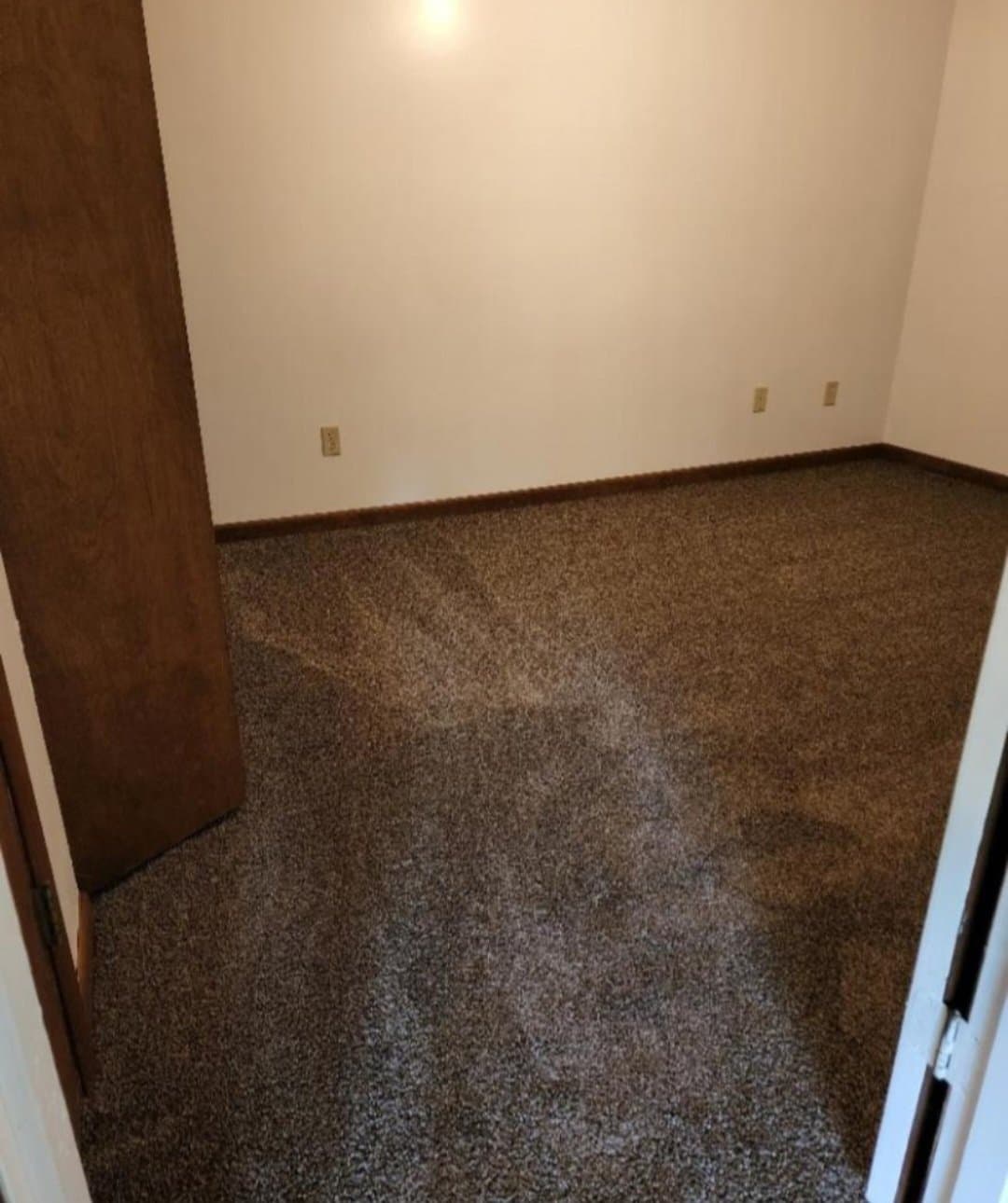 Ellwood City Apartment: 436 Chapel Dr