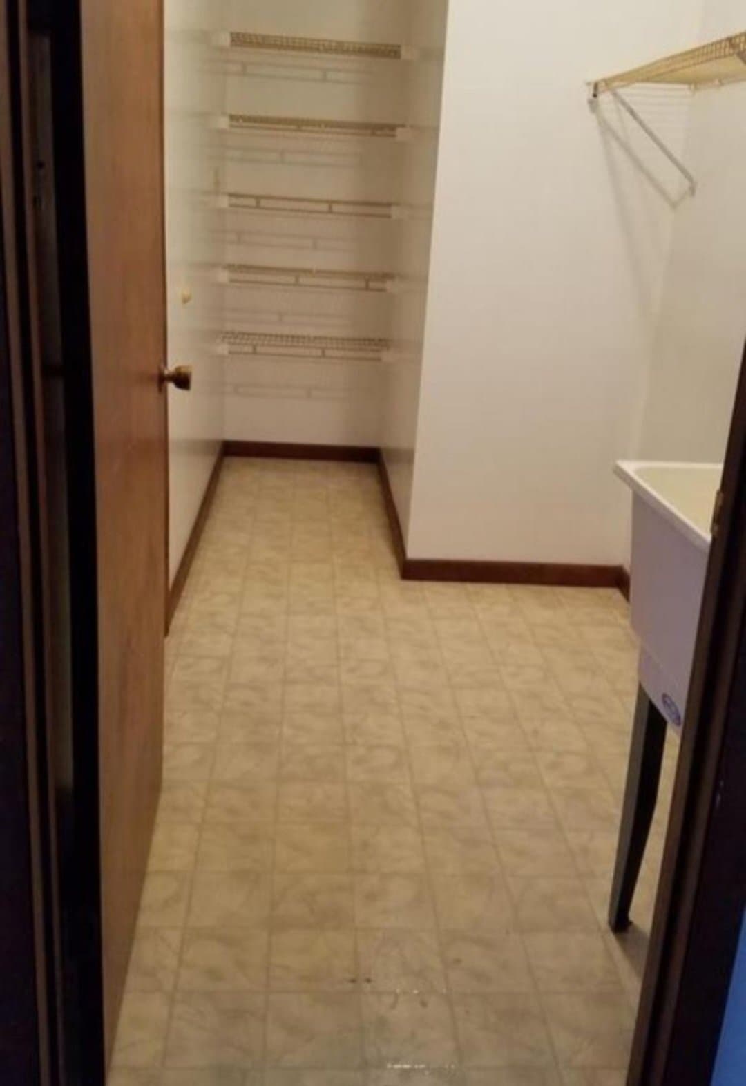 Ellwood City Apartment: 436 Chapel Dr