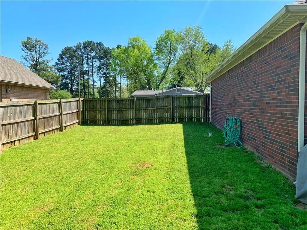 Farmington House: 312 Ridgedale Dr
