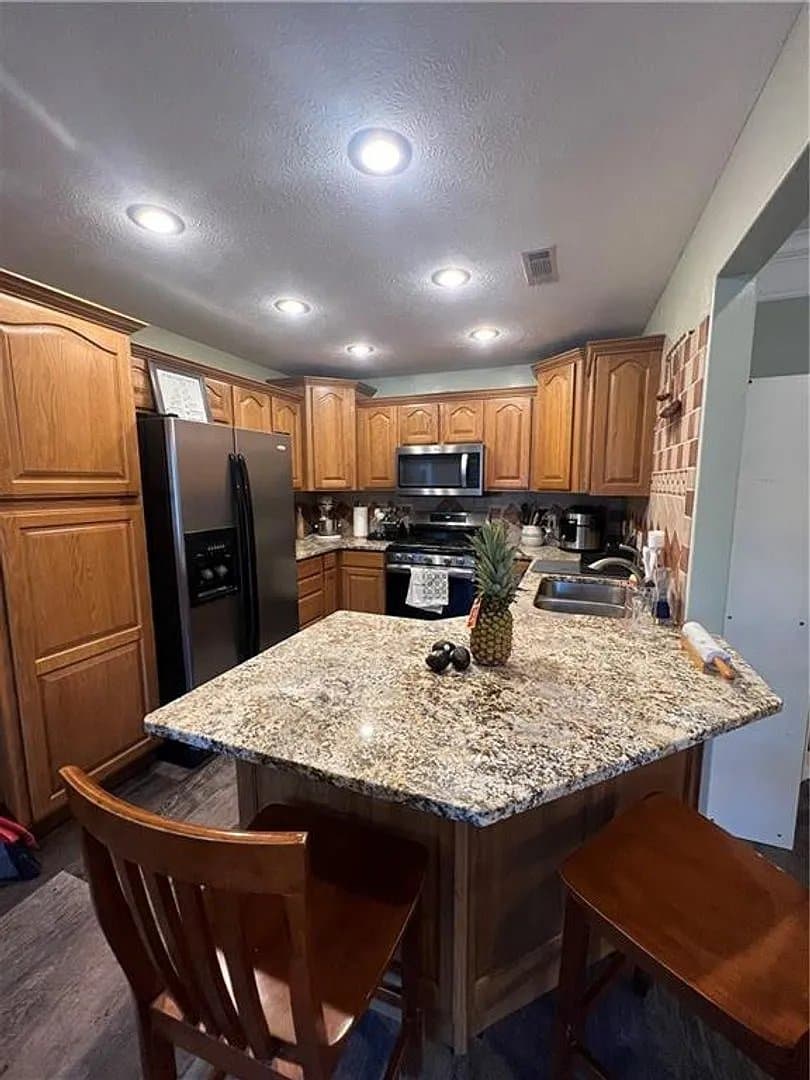 Farmington House: 312 Ridgedale Dr