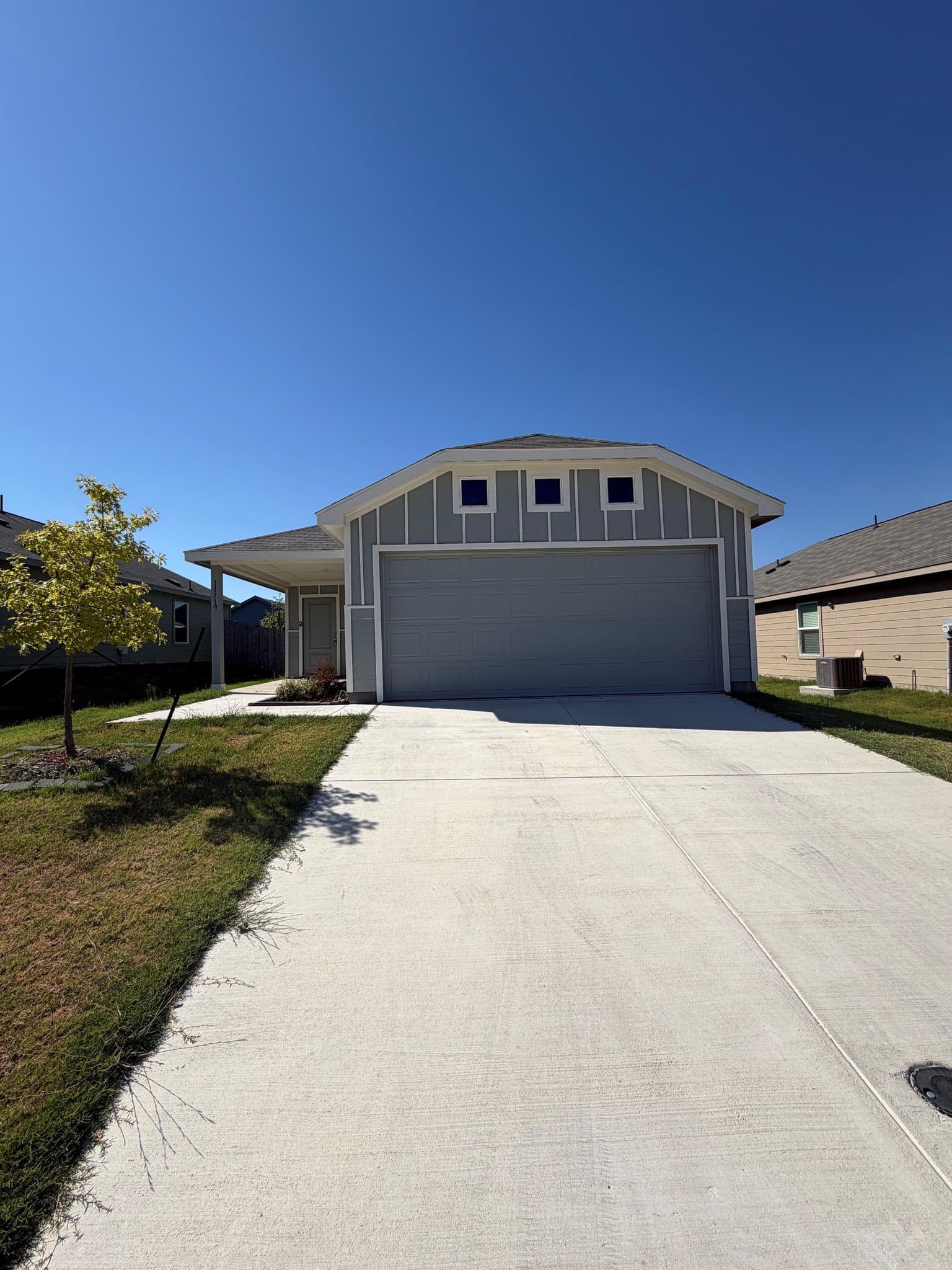 Rhome House: 11719 Bone Springs