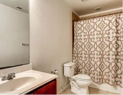 Fort Worth House: 2205 Sims Dr