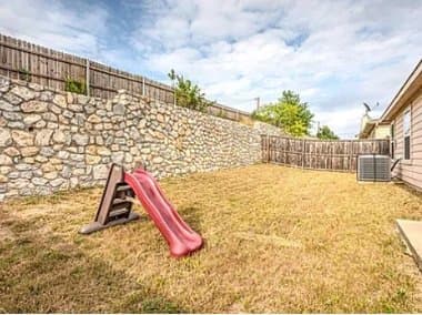 Fort Worth House: 2205 Sims Dr