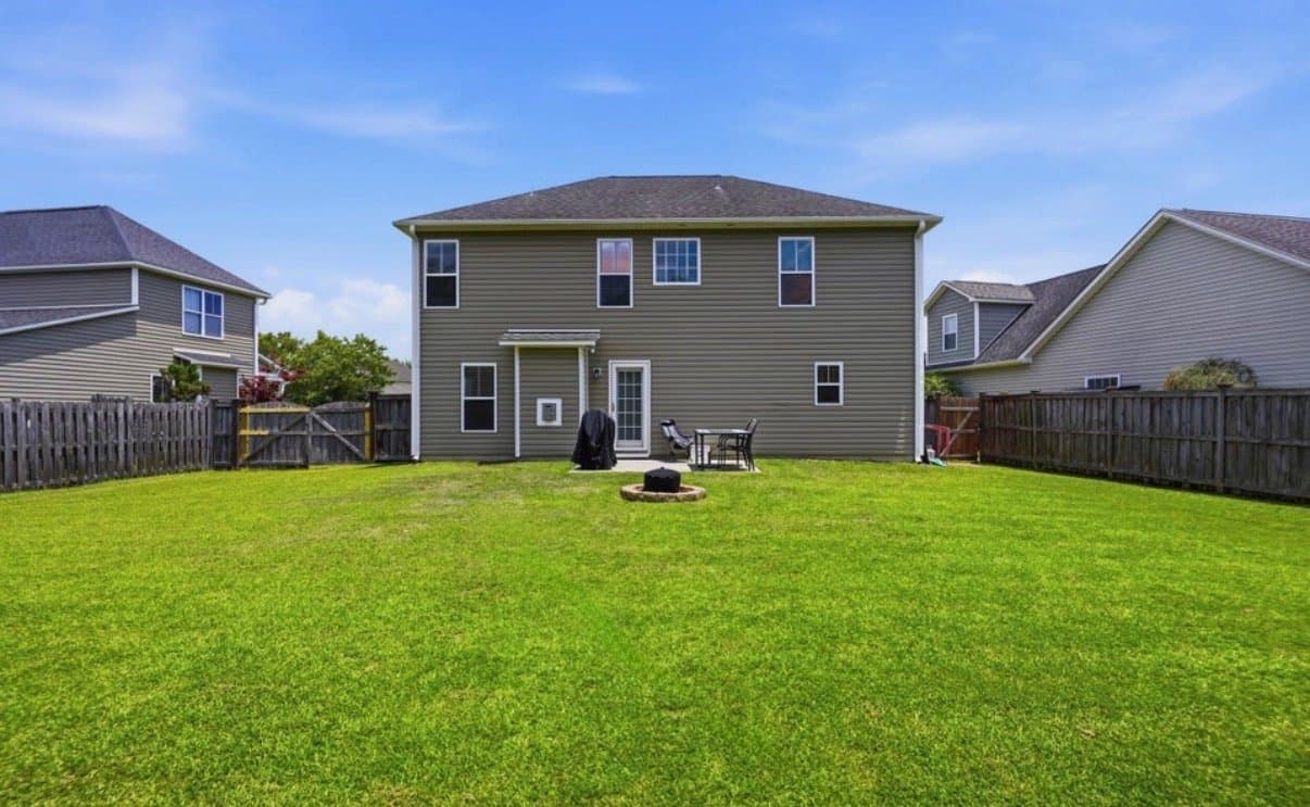 Wilmington House: 553 Montego Ct