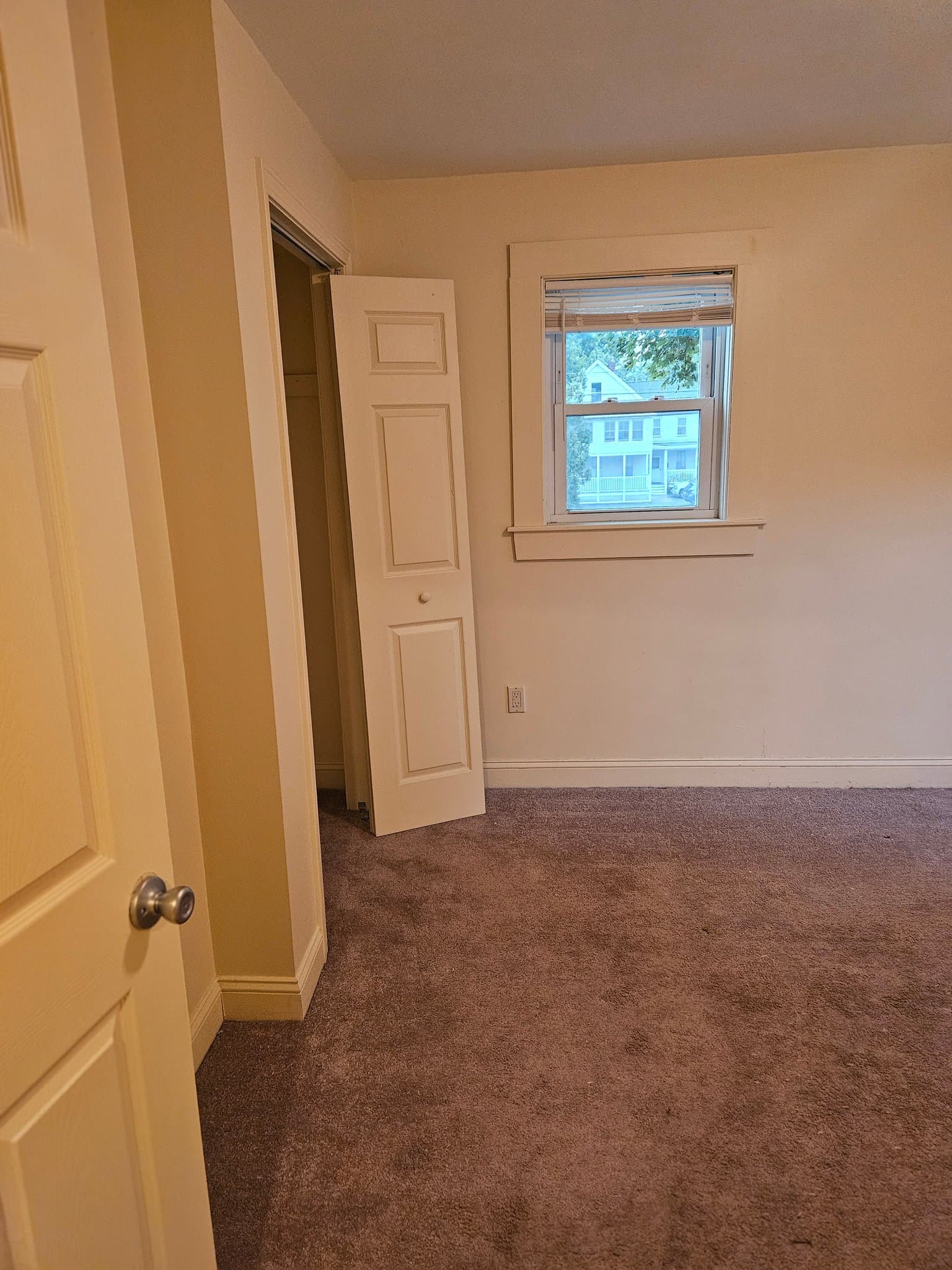 Nashua Apartment: 2 Mitchell St.