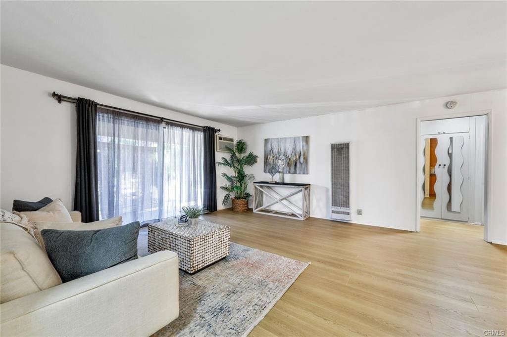 Studio City Condo: 11138 Aqua Vista Street