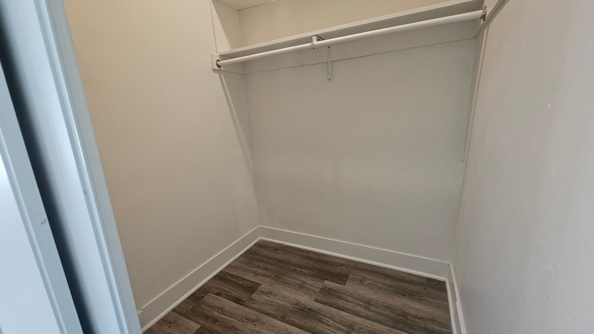 Los Angeles Apartment: 1026 Ingraham St