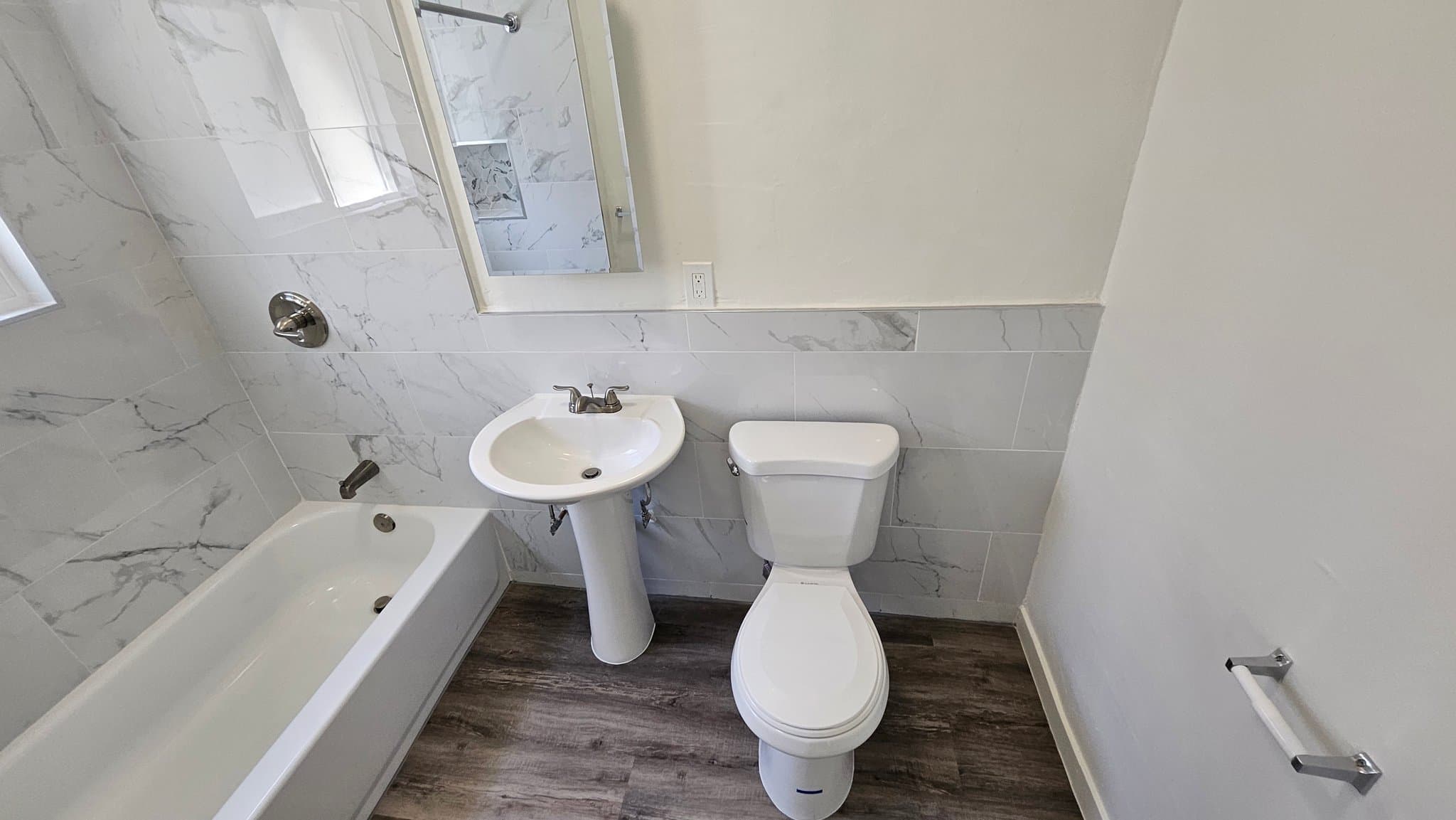 Los Angeles Apartment: 1026 Ingraham St