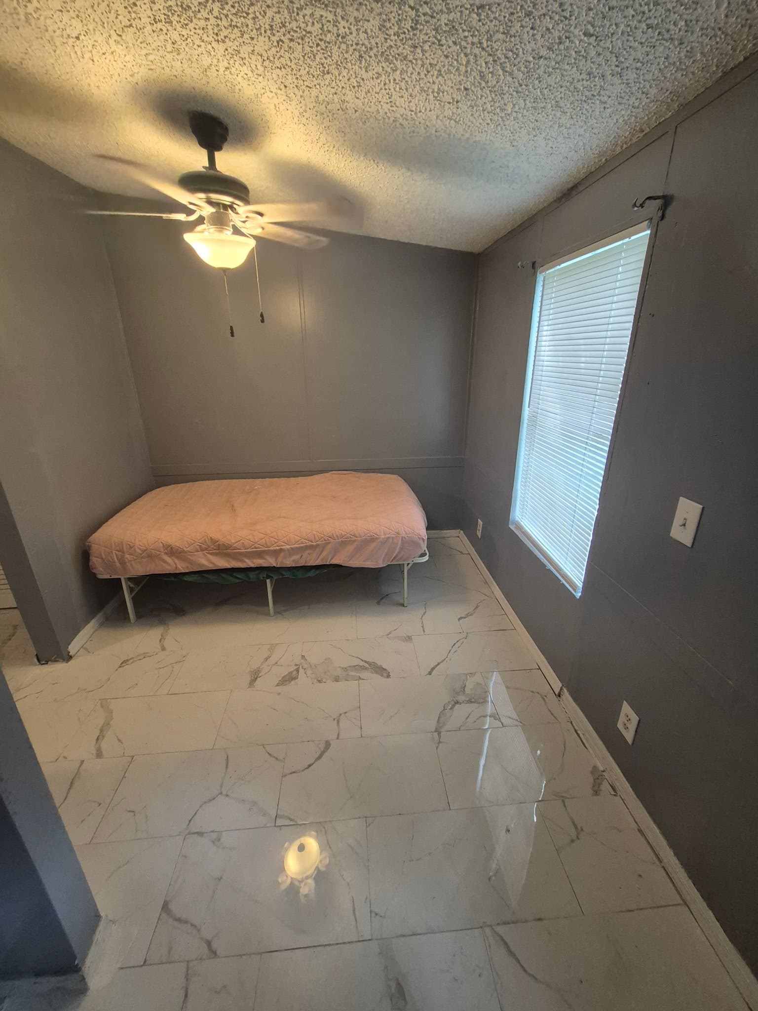 brooksville House: 16108 putnam st