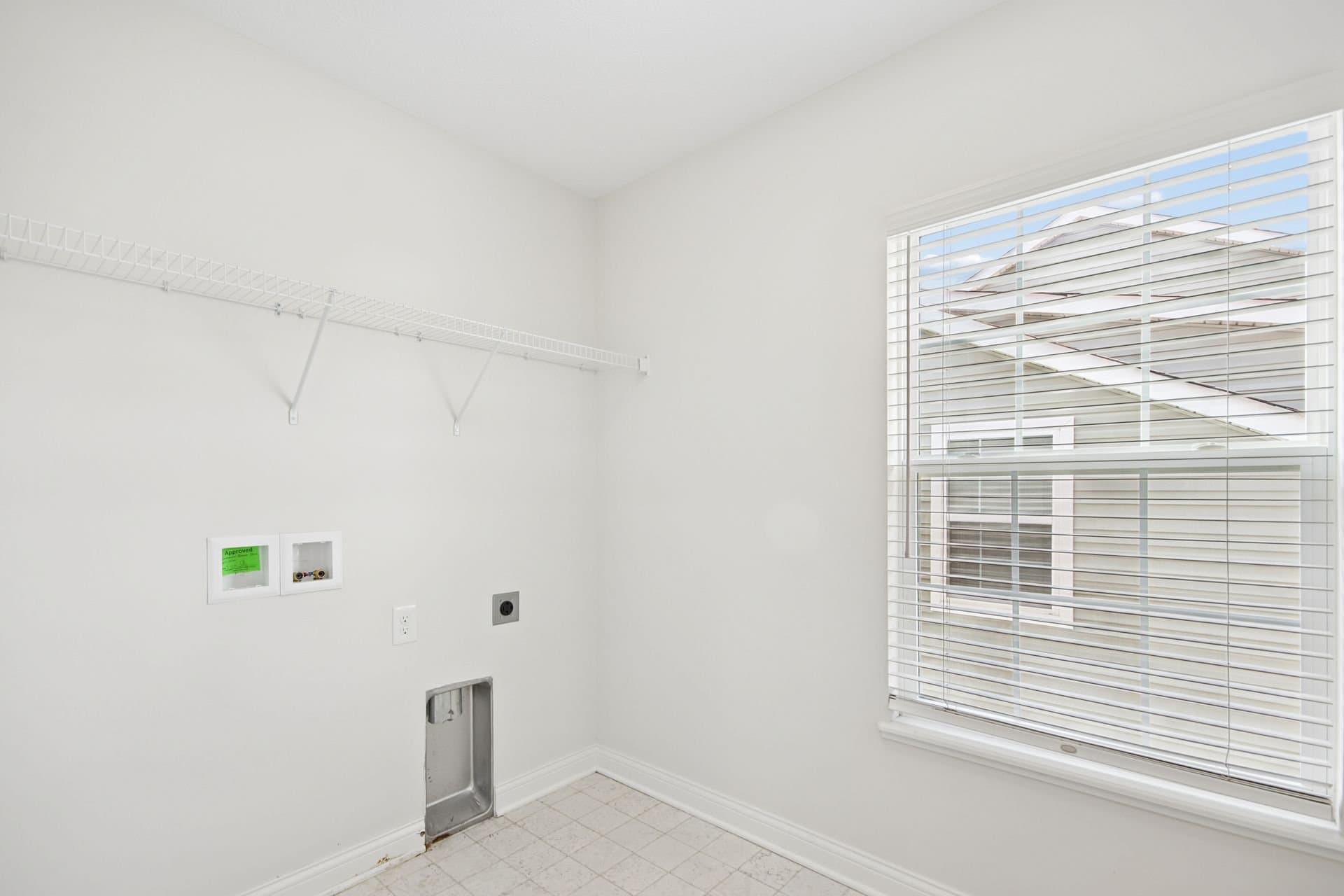 Sunbury House: 7364 Whimbrel Ln