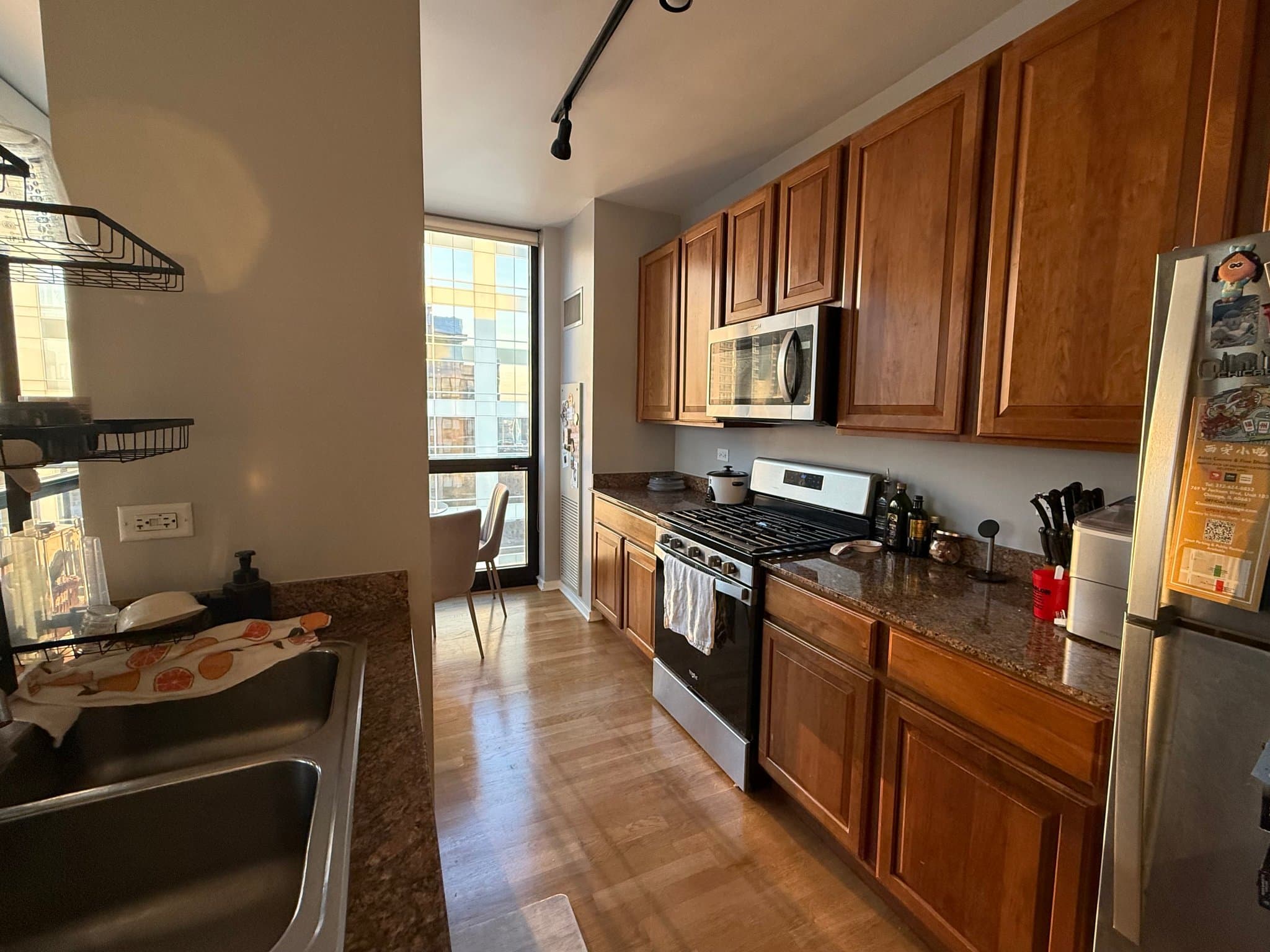 Chicago Condo: 210 S Desplaines