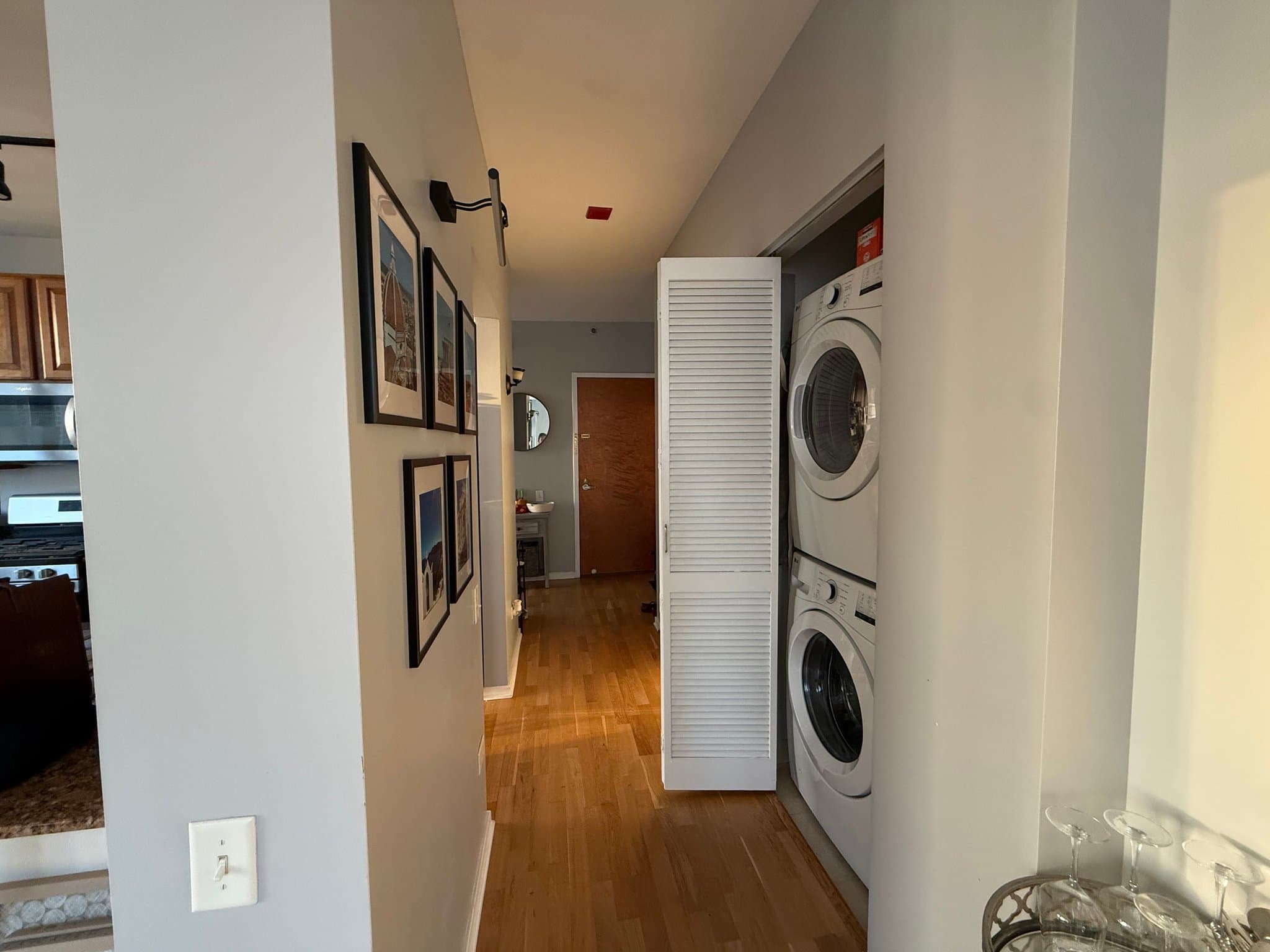 Chicago Condo: 210 S Desplaines
