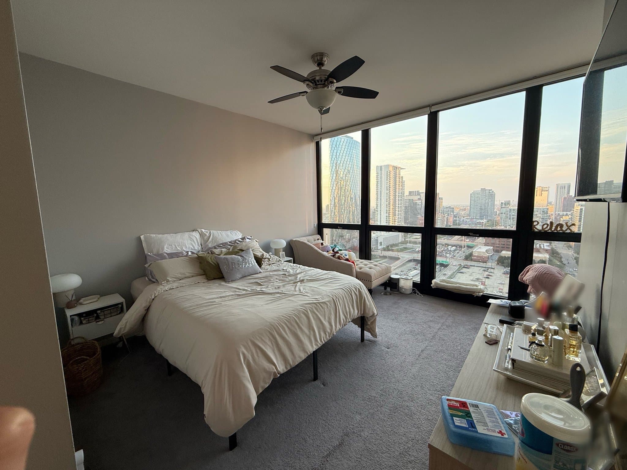 Chicago Condo: 210 S Desplaines