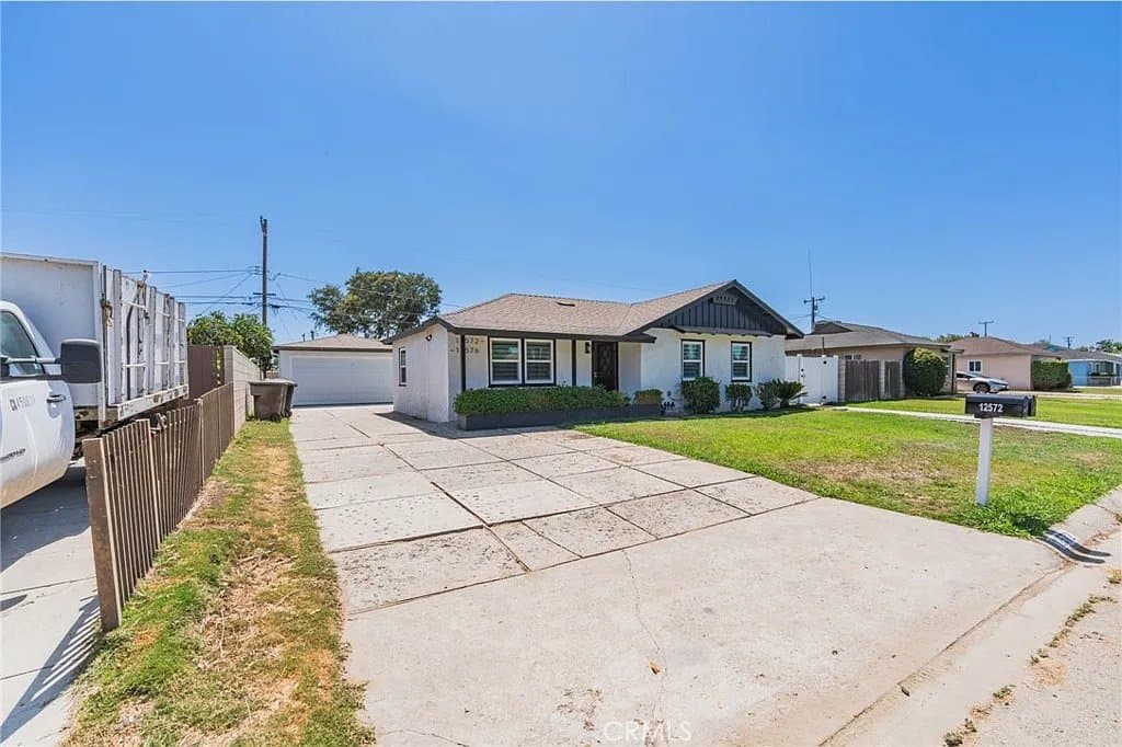 Garden Grove House: 12572 Barbara Ave