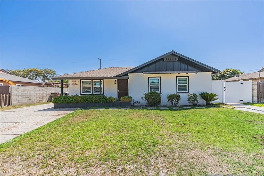 Garden Grove House: 12572 Barbara Ave