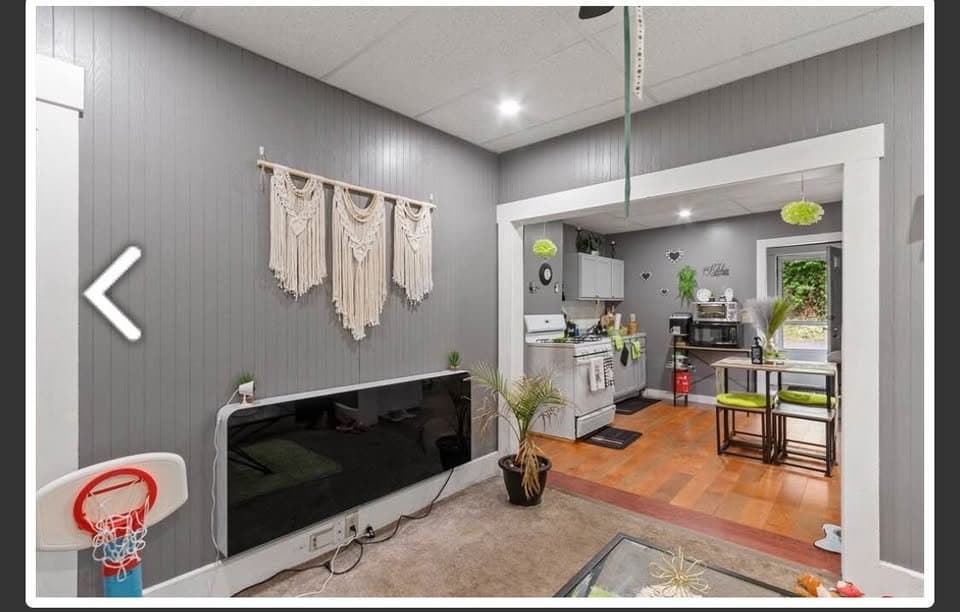 Fitchburg Apartment: 230 Kimball St
