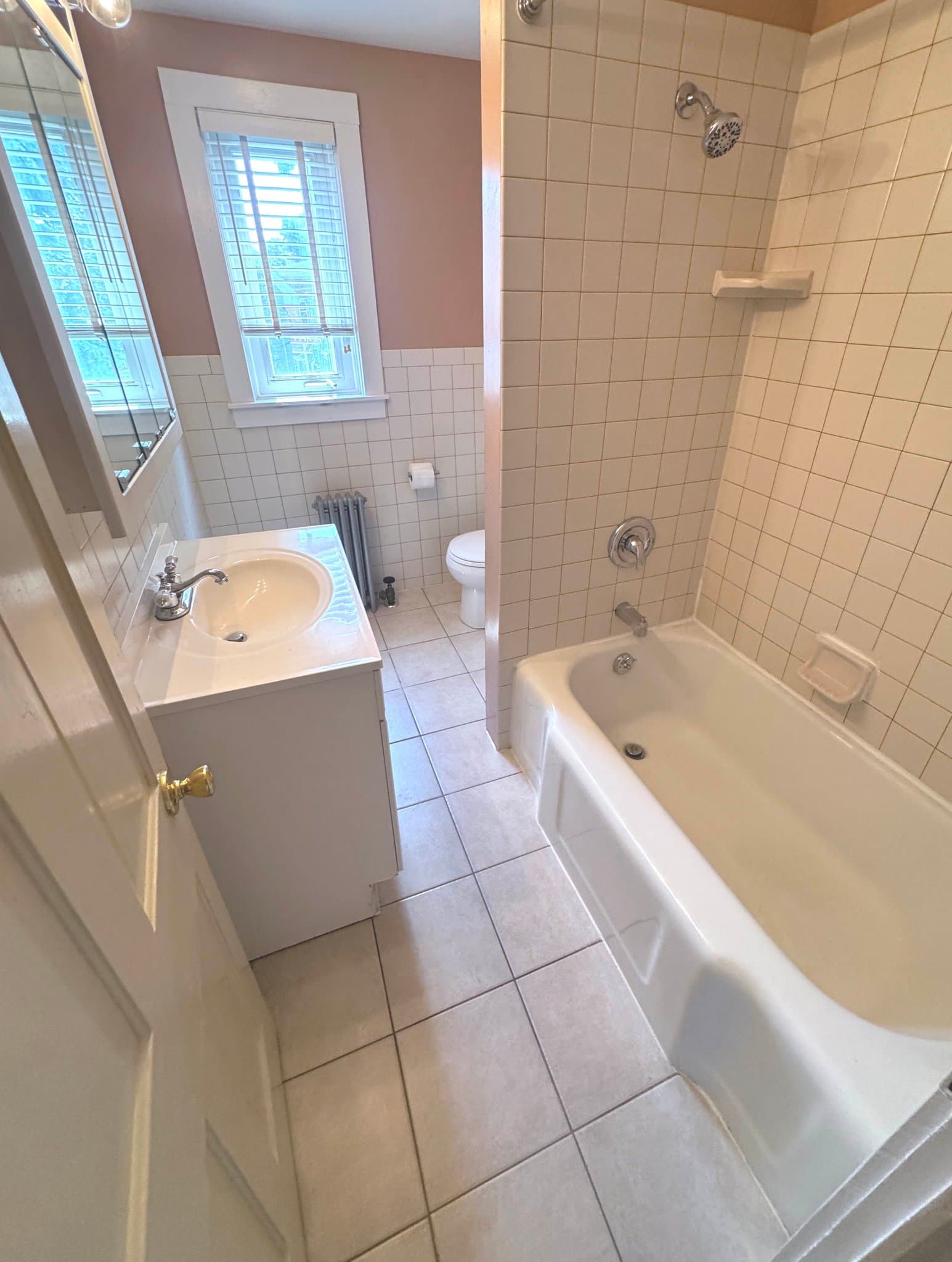 Pen Argyl Townhome: 26 Pen Argyl Street