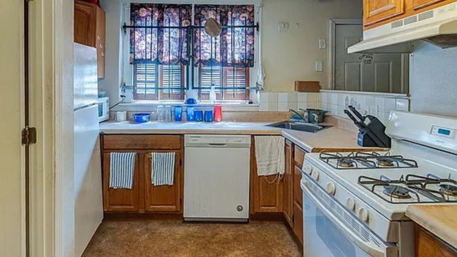 East Saint Louis House: 351 N 26th St