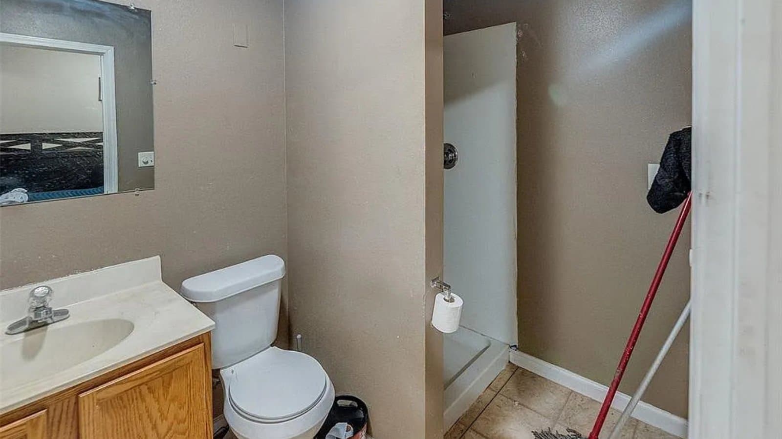 East Saint Louis House: 351 N 26th St
