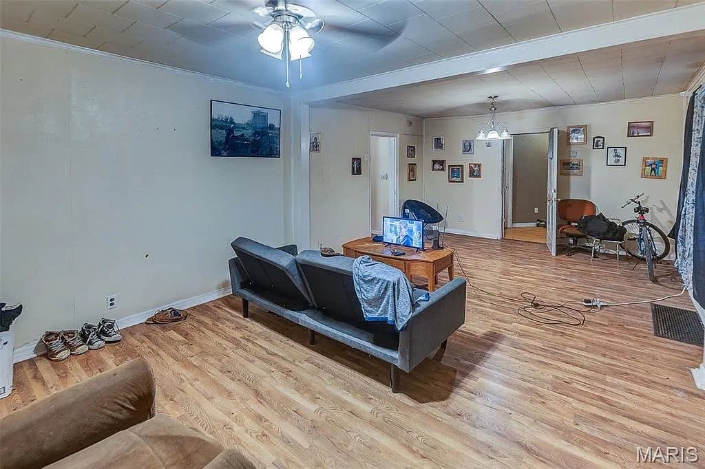 East Saint Louis House: 351 N 26th St