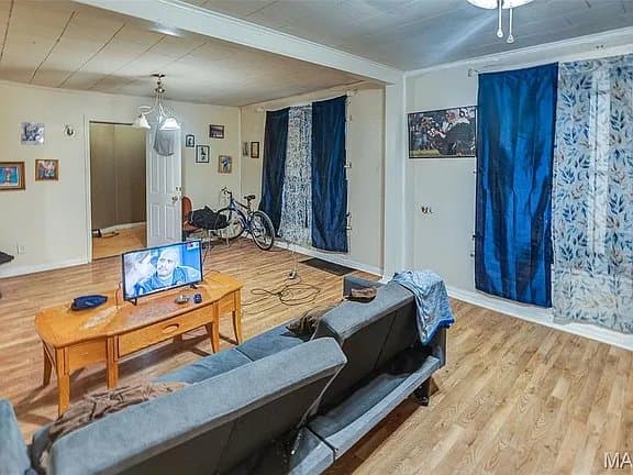 East Saint Louis House: 351 N 26th St