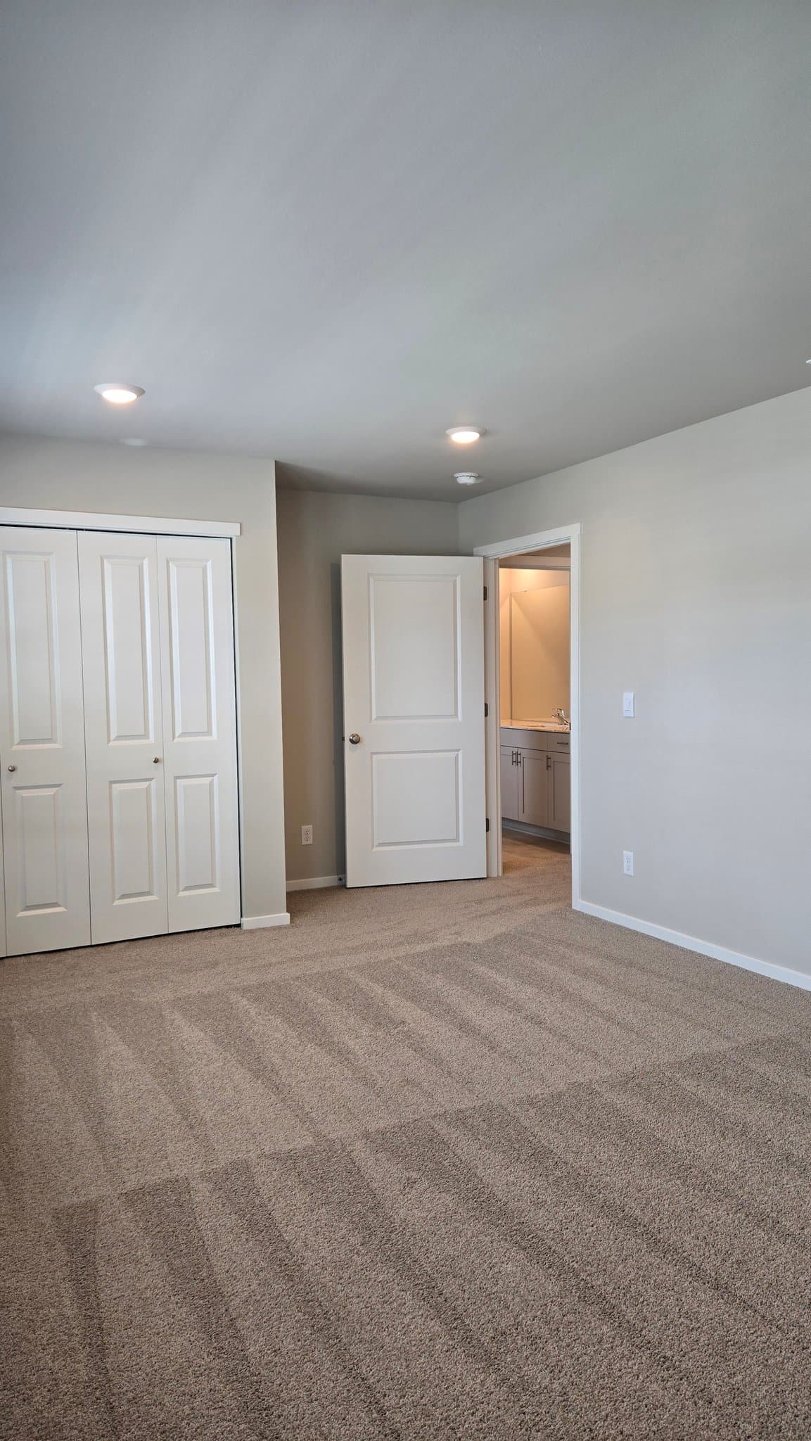 olympia House: 3923 23rd Ave NE