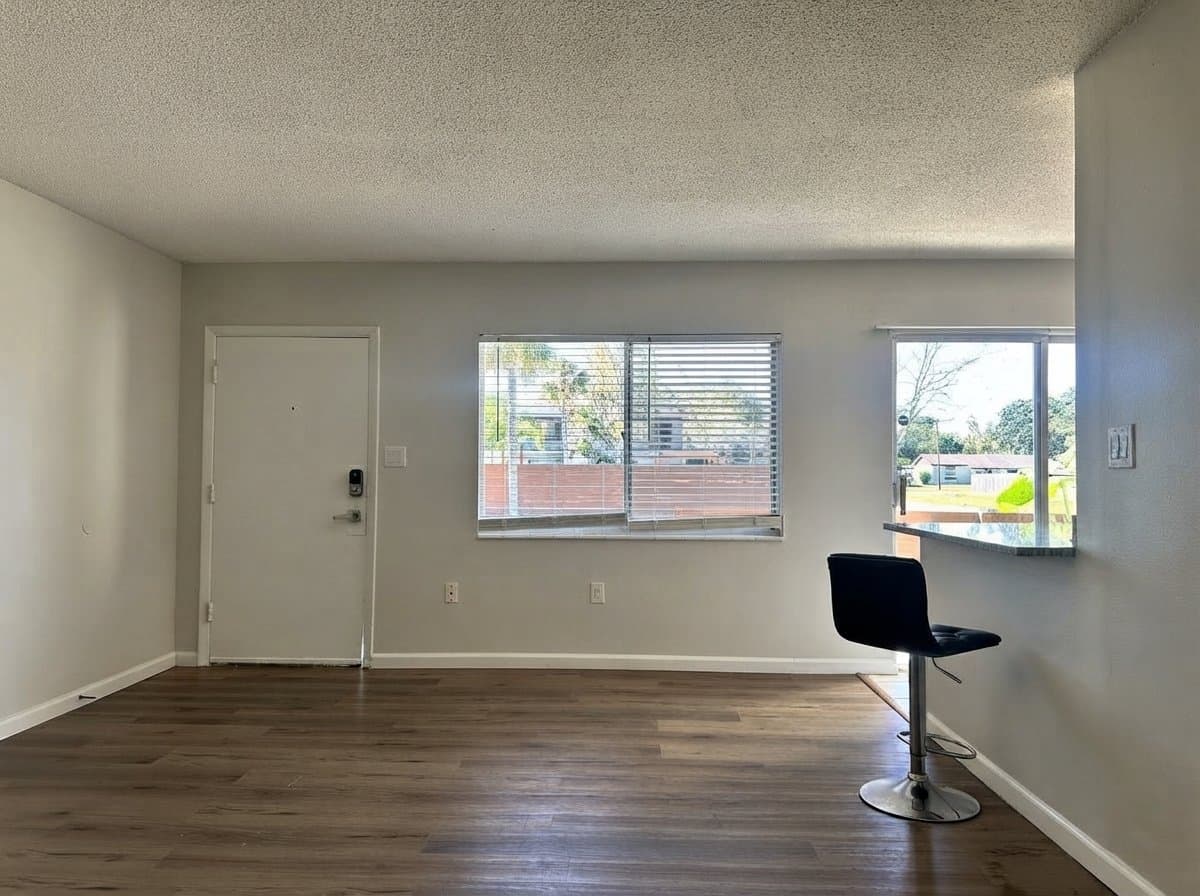 Orlando Apartment: 1700 Van Ness St