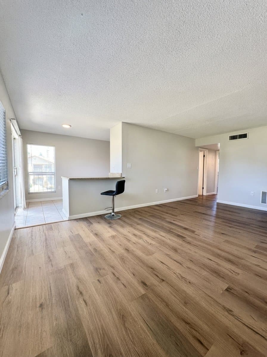 Orlando Apartment: 1700 Van Ness St