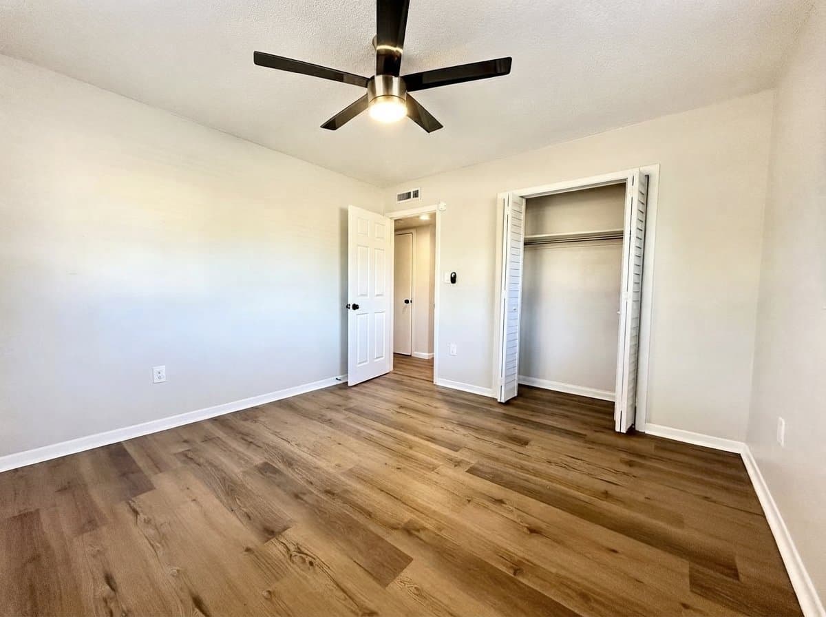 Orlando Apartment: 1700 Van Ness St