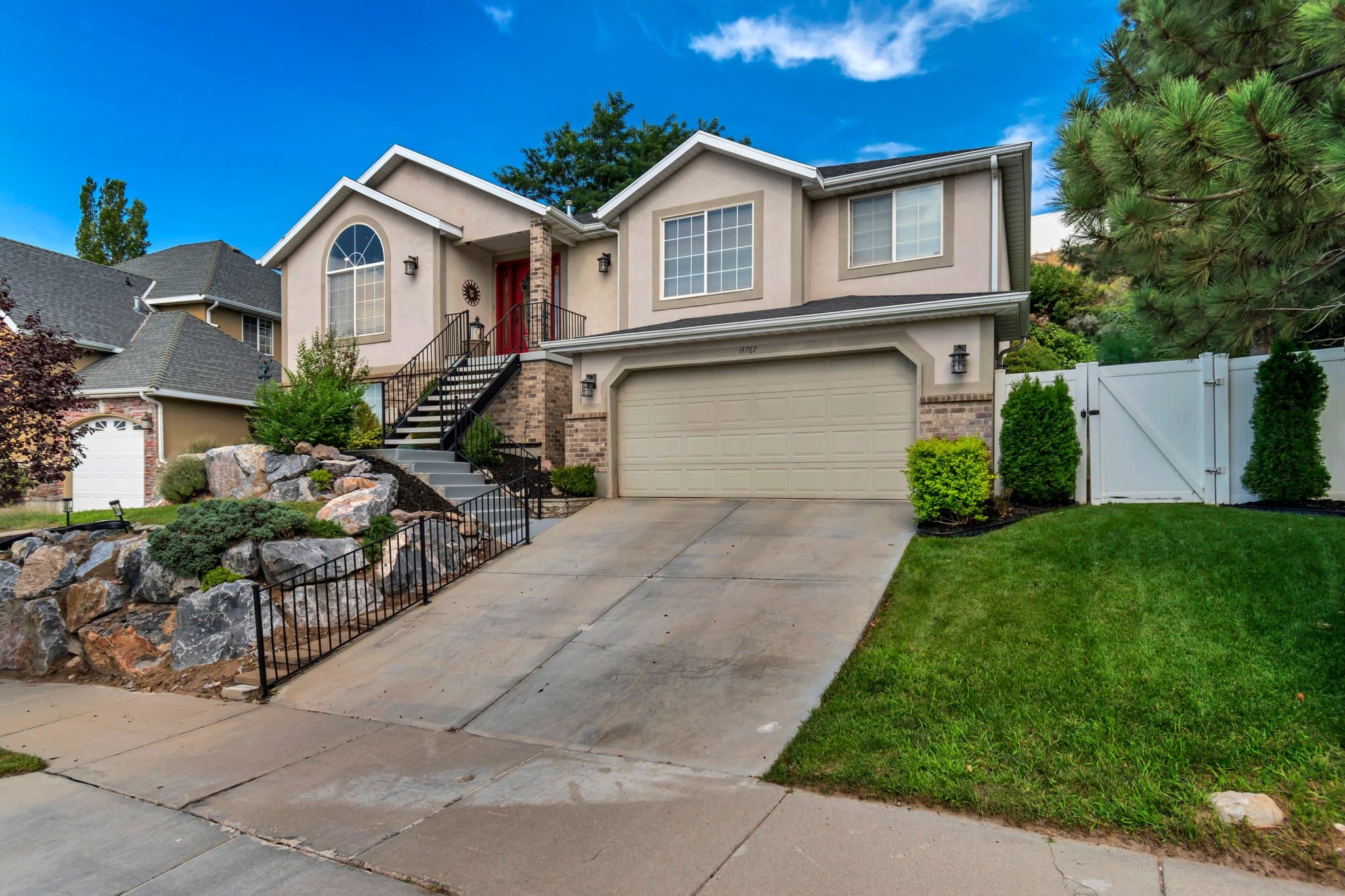 Draper House: 14767 S Brewster Dr