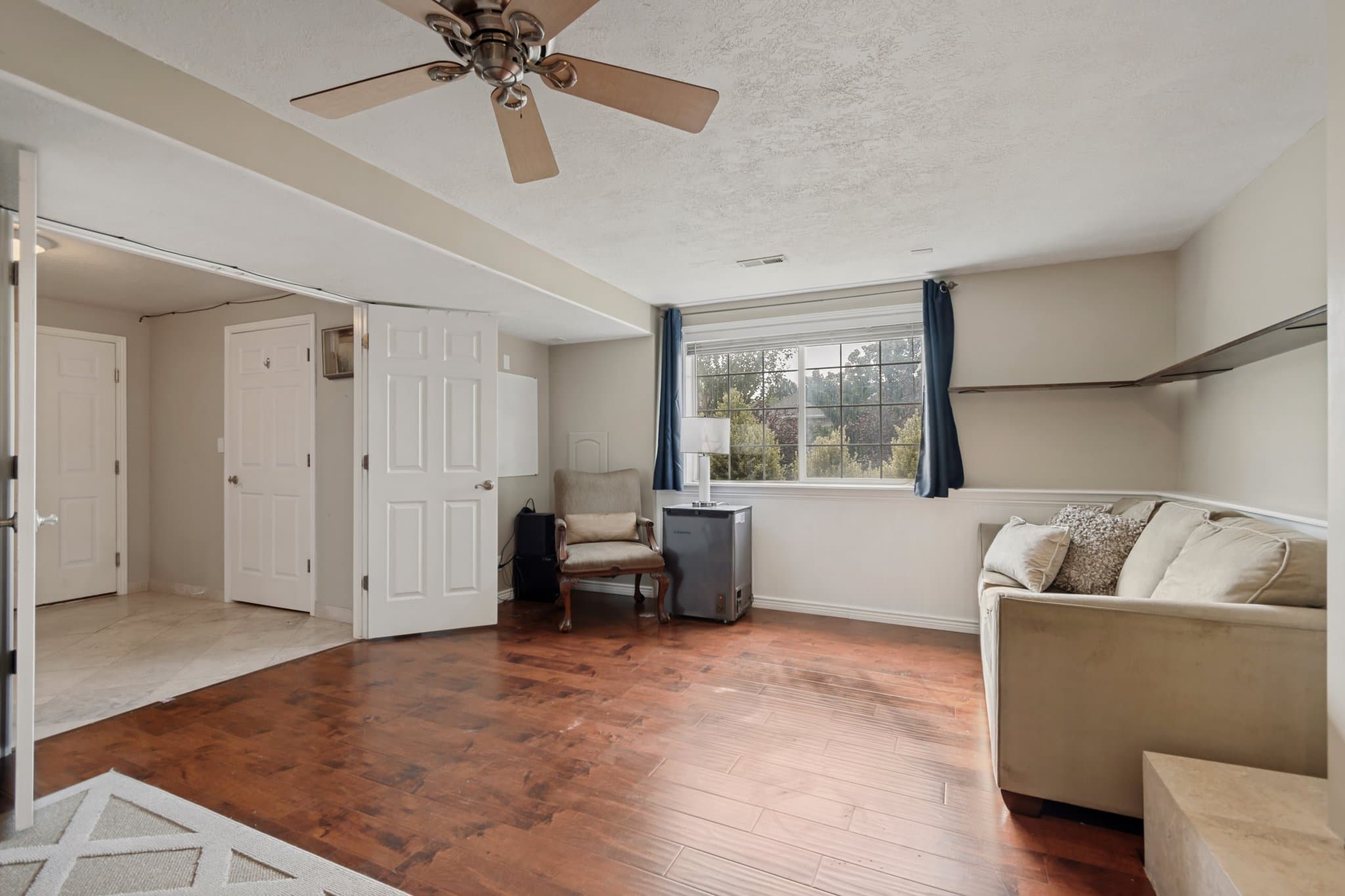 Draper House: 14767 S Brewster Dr