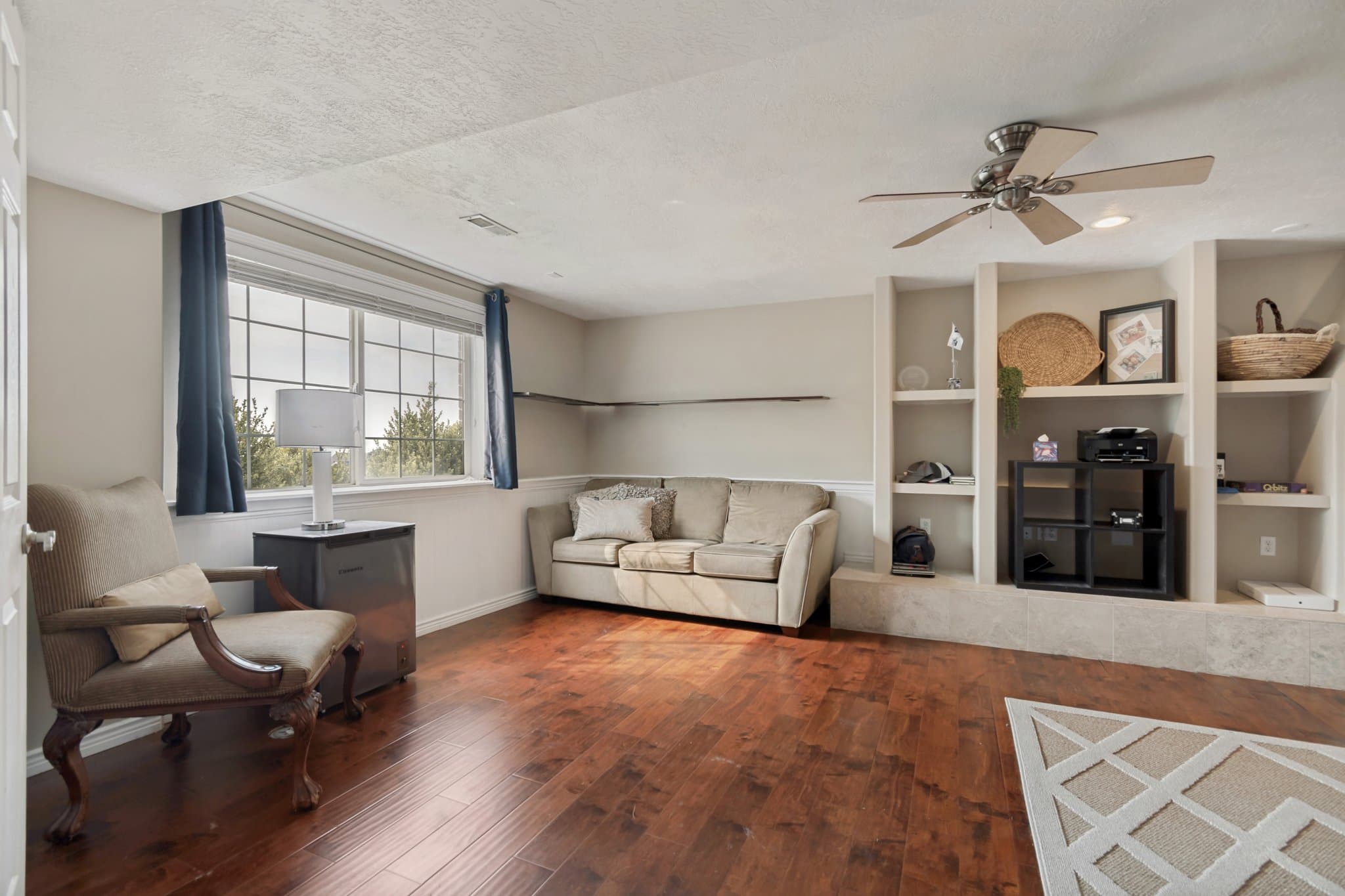 Draper House: 14767 S Brewster Dr
