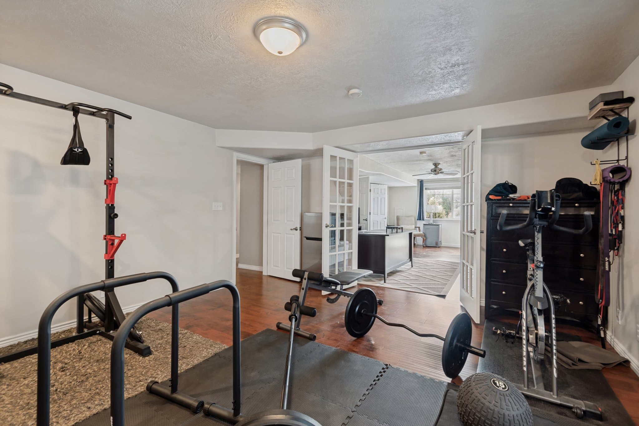 Draper House: 14767 S Brewster Dr