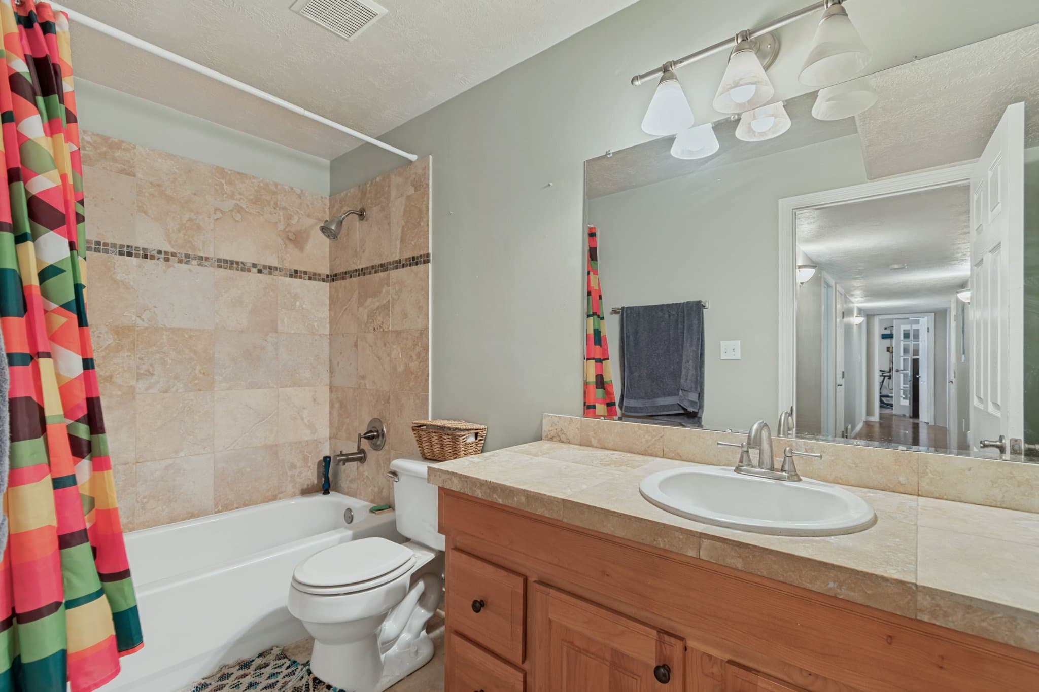 Draper House: 14767 S Brewster Dr