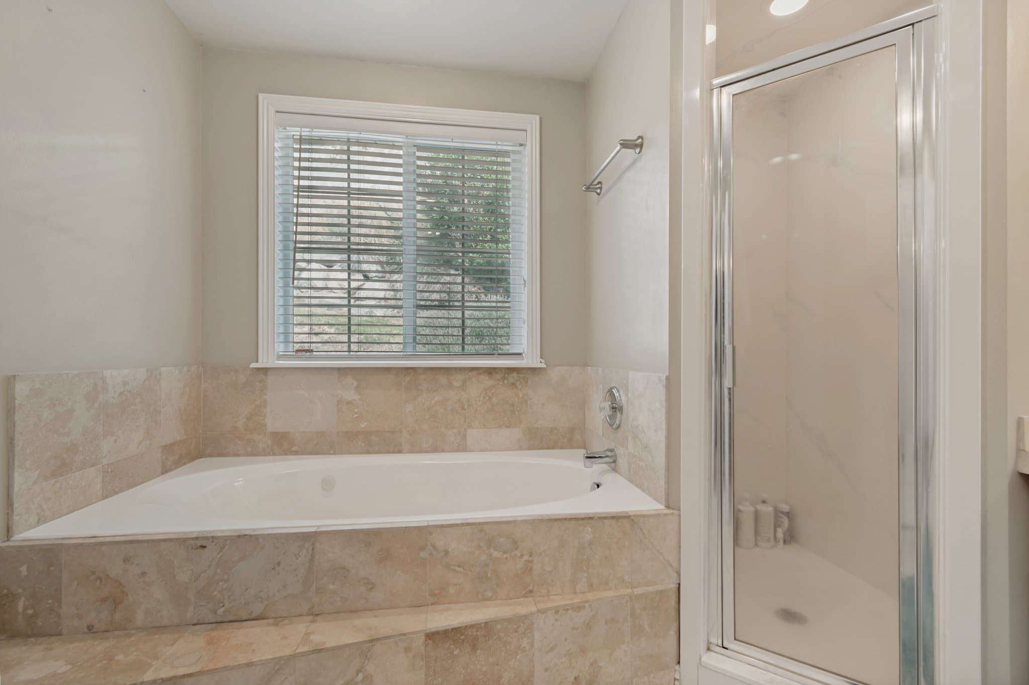 Draper House: 14767 S Brewster Dr
