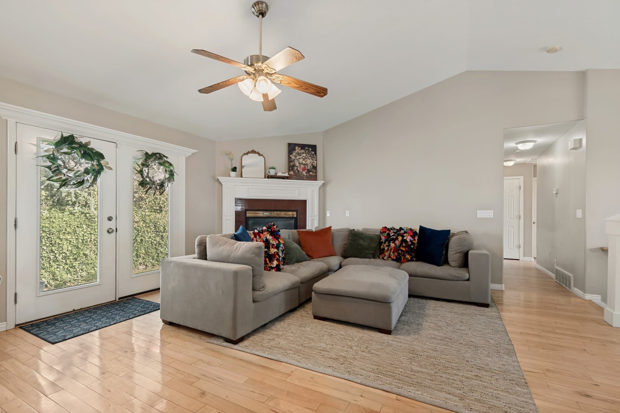 Draper House: 14767 S Brewster Dr